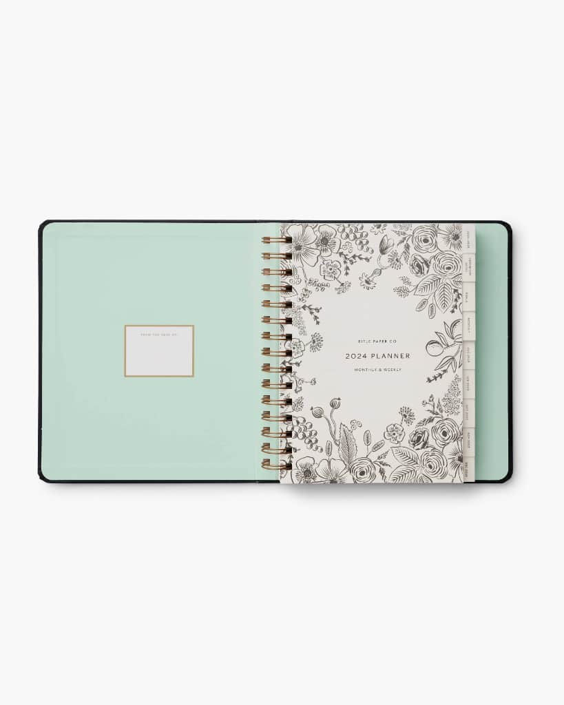 17-Month Covered Planner 2024 - Flores