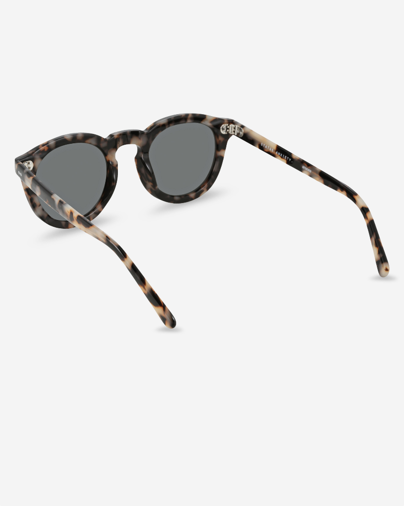 Detached - White Tort