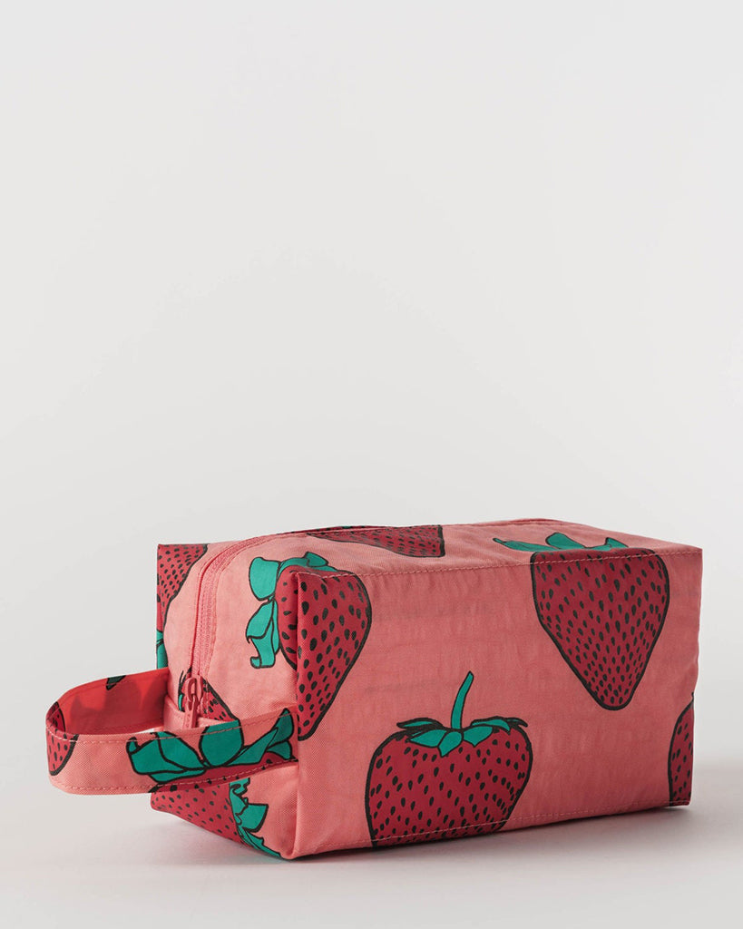 BAGGU Dopp Kit Strawberry – A Little Bird Told