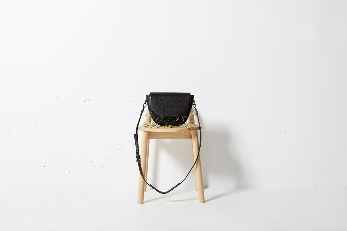The Oracle - Black
