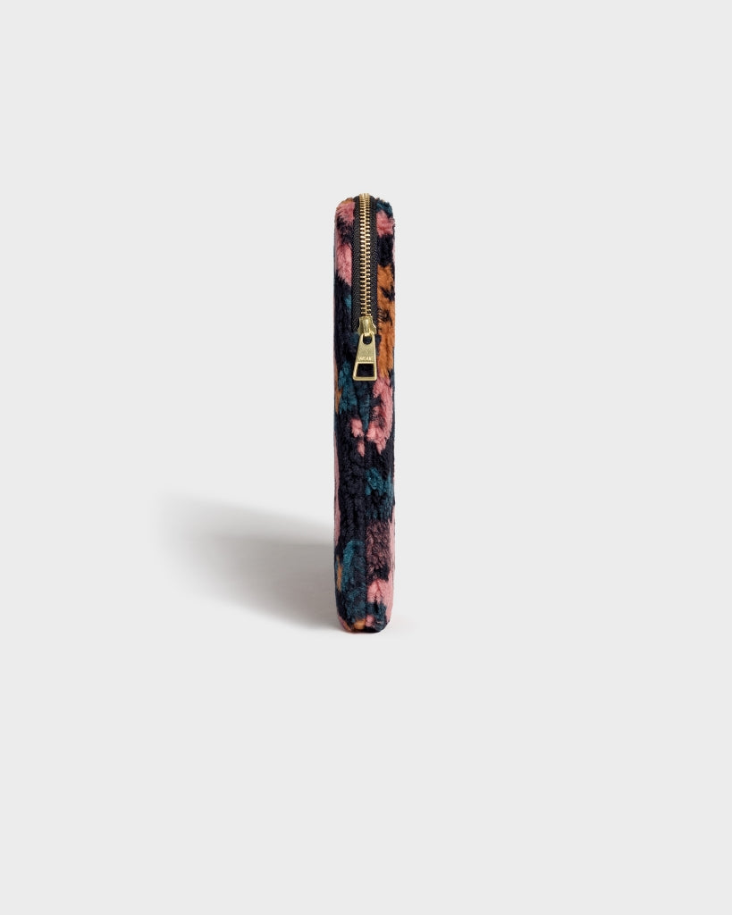Teddy's Capsule Tech Case - Carmen