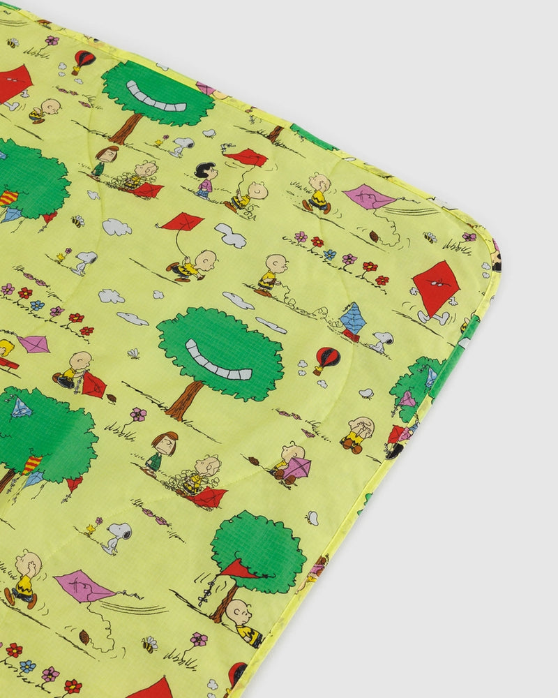 
                      
                        Puffy Picnic Blanket - Peanuts Kite Eating Tree
                      
                    