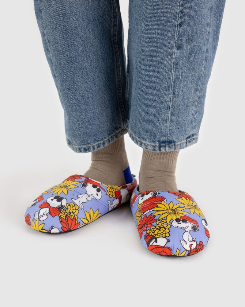 
                      
                        Puffy Slippers - Floral Snoopy
                      
                    