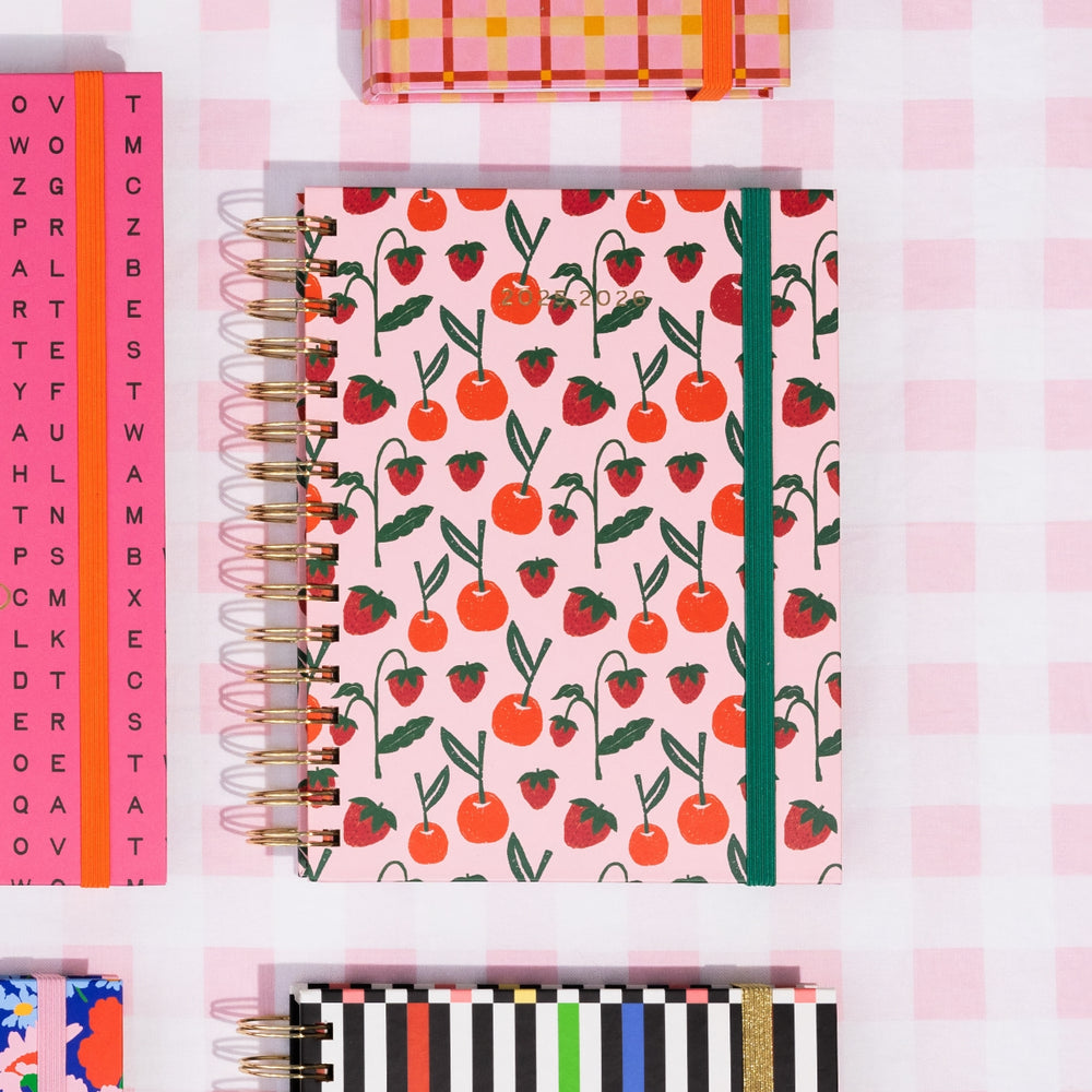 17-Month Planner [2025/2026] Medium - Strawberry [PRE ORDER]