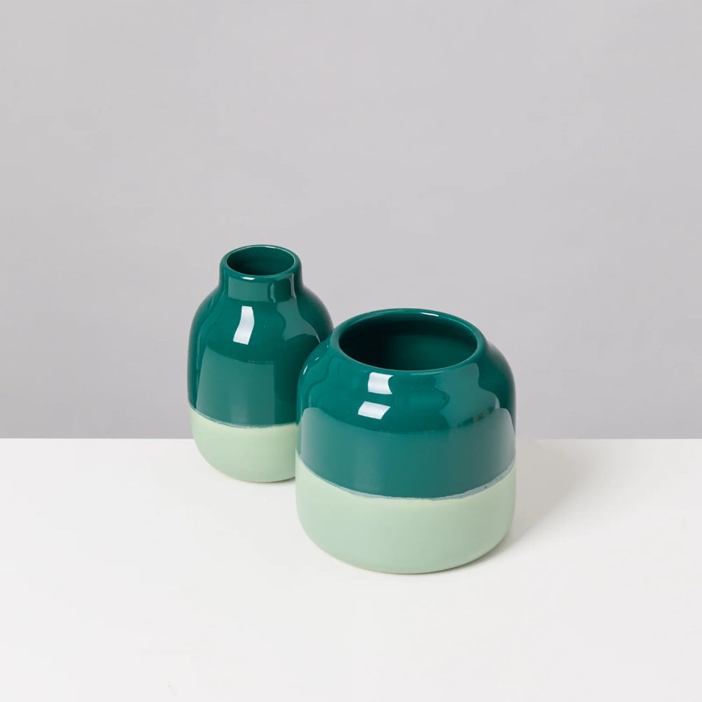 
                      
                        Bebé Vase - Dark Green Sage [PRE ORDER]
                      
                    