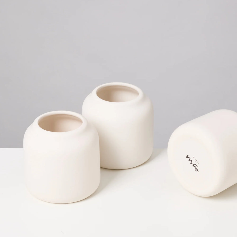 Bebé Vase - Matte Sand [PRE ORDER]