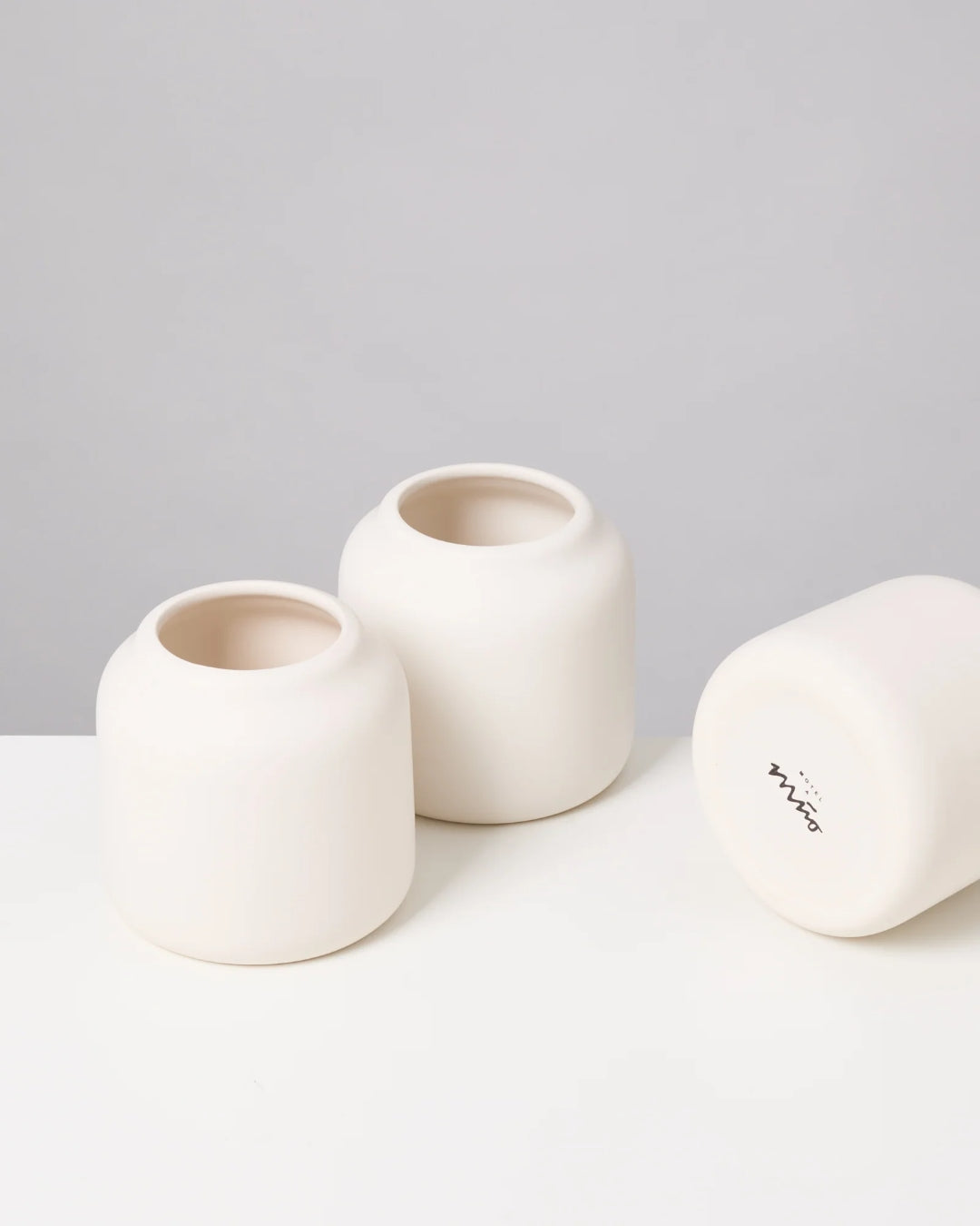 Bebé Vase - Matte Sand [PRE ORDER]