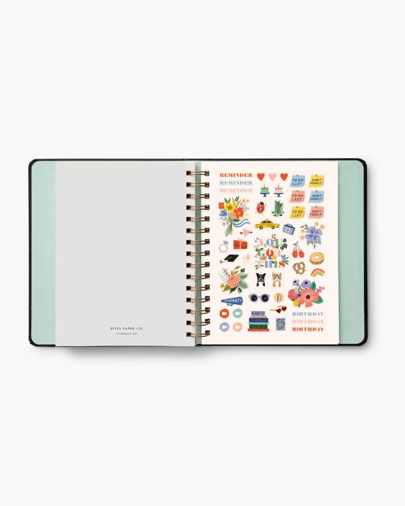 17-Month Covered Planner 2024 - Flores