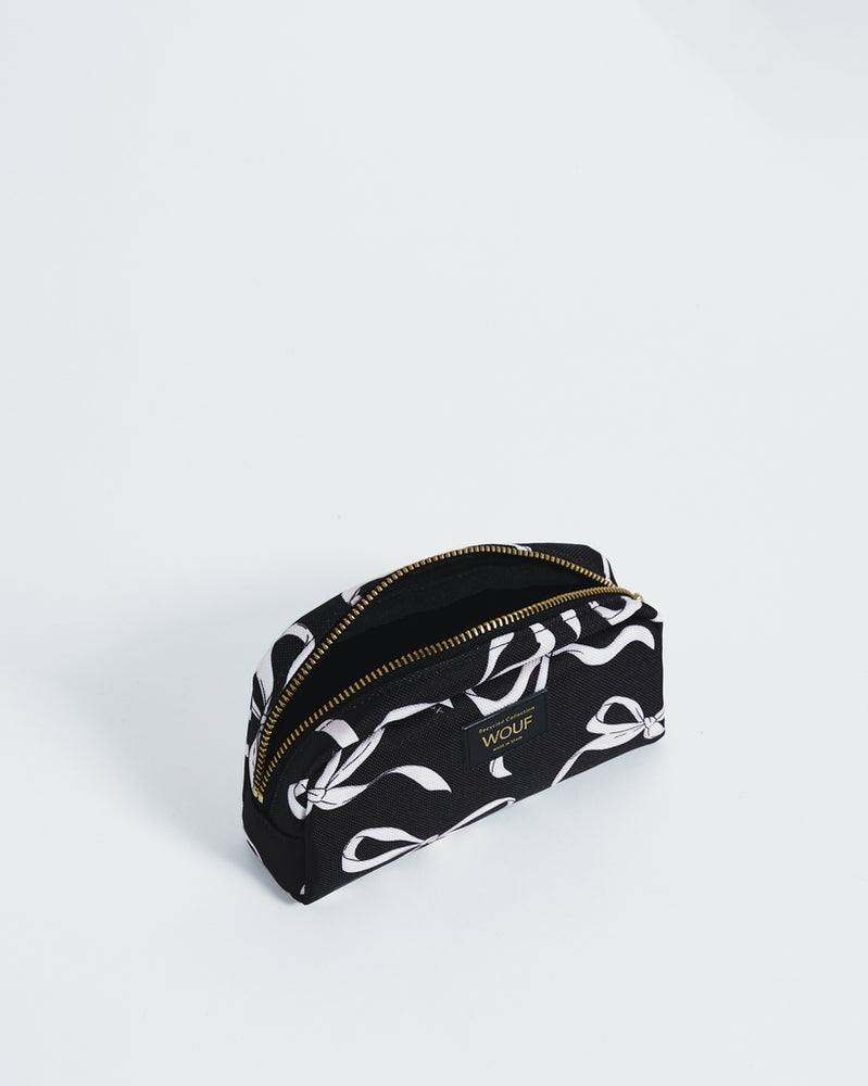 
                      
                        Makeup Bag - Carlota
                      
                    