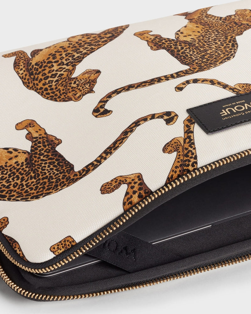 
                      
                        Tech Case - The Leopard
                      
                    