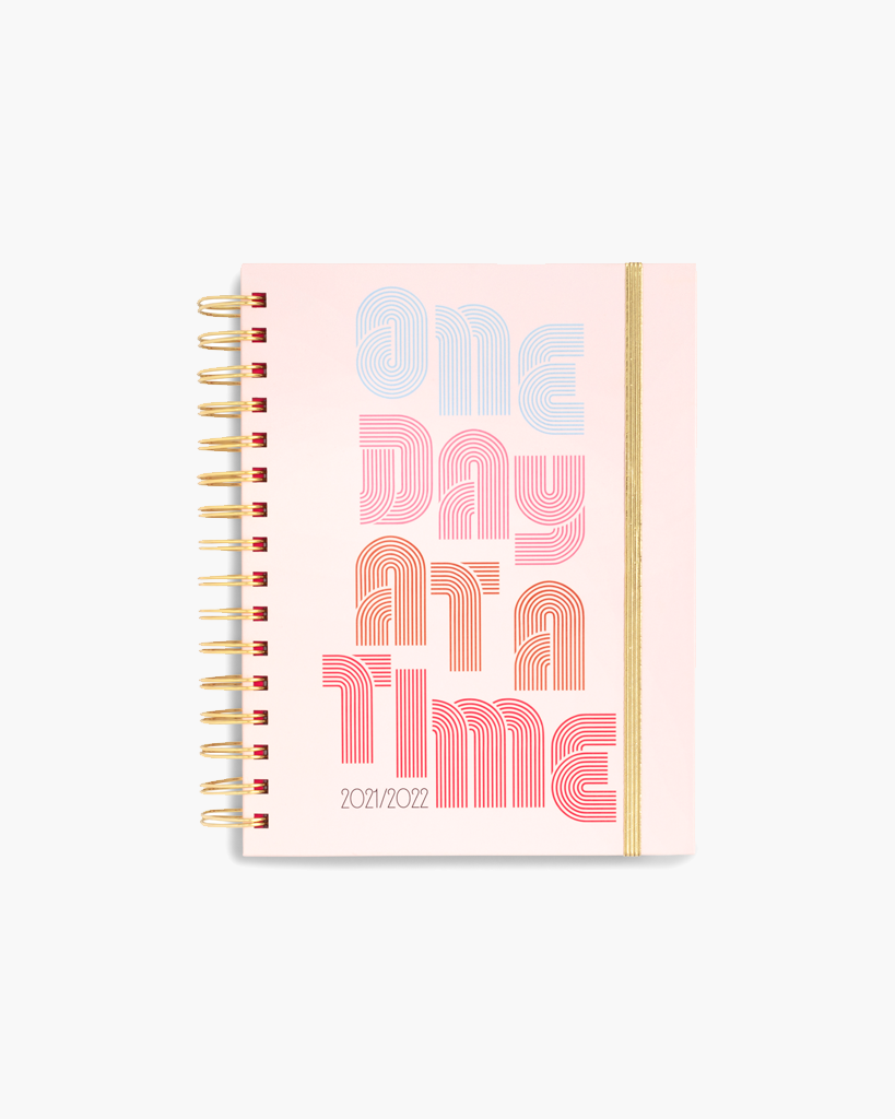 Planner 17-Month [2021/2022] Medium - One Day At A Time