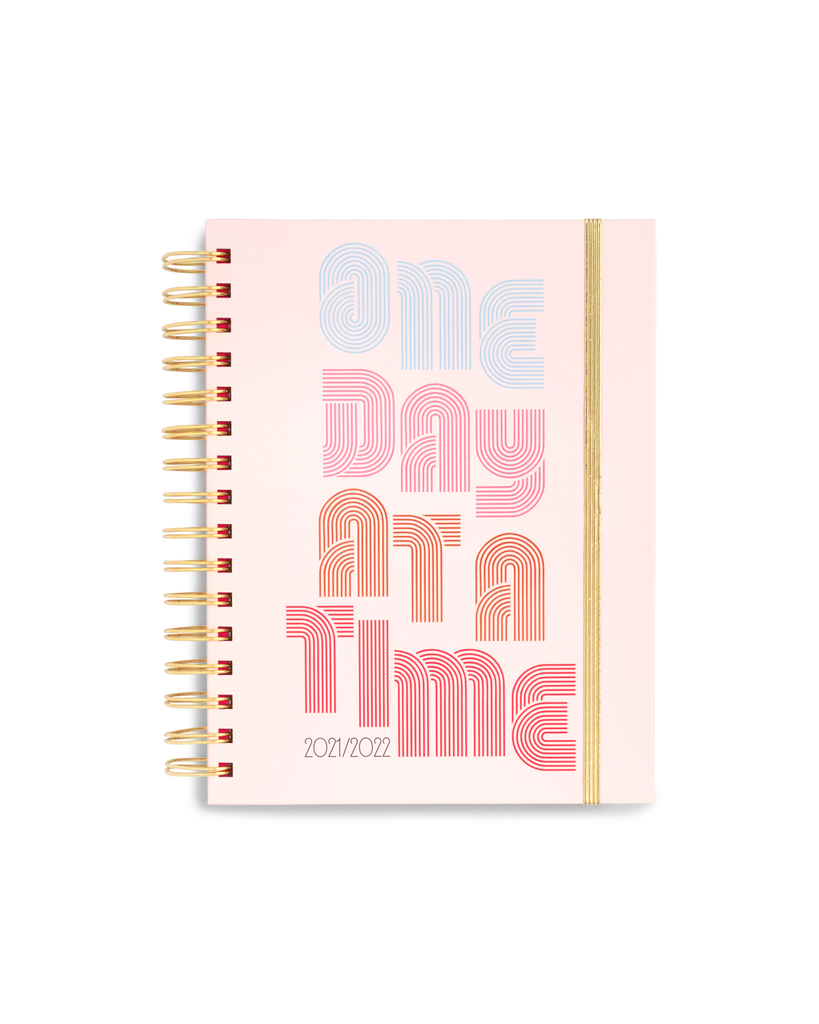 Planner 17-Month [2021/2022] Medium - One Day At A Time