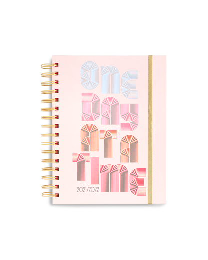 Planner 17-Month [2021/2022] Medium - One Day At A Time