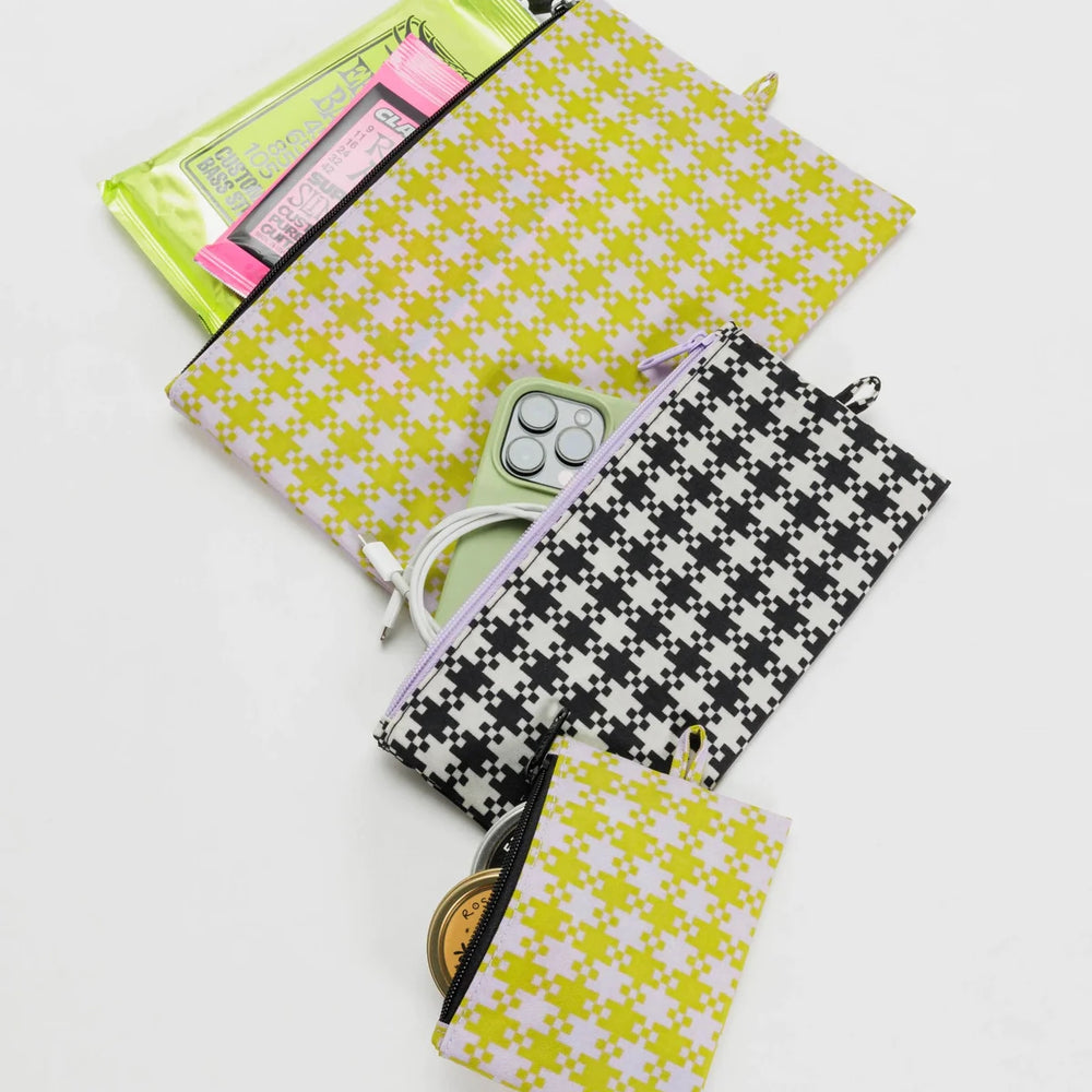 
                      
                        Flat Pouch Set - Black Pistachio Pixel Gingham
                      
                    