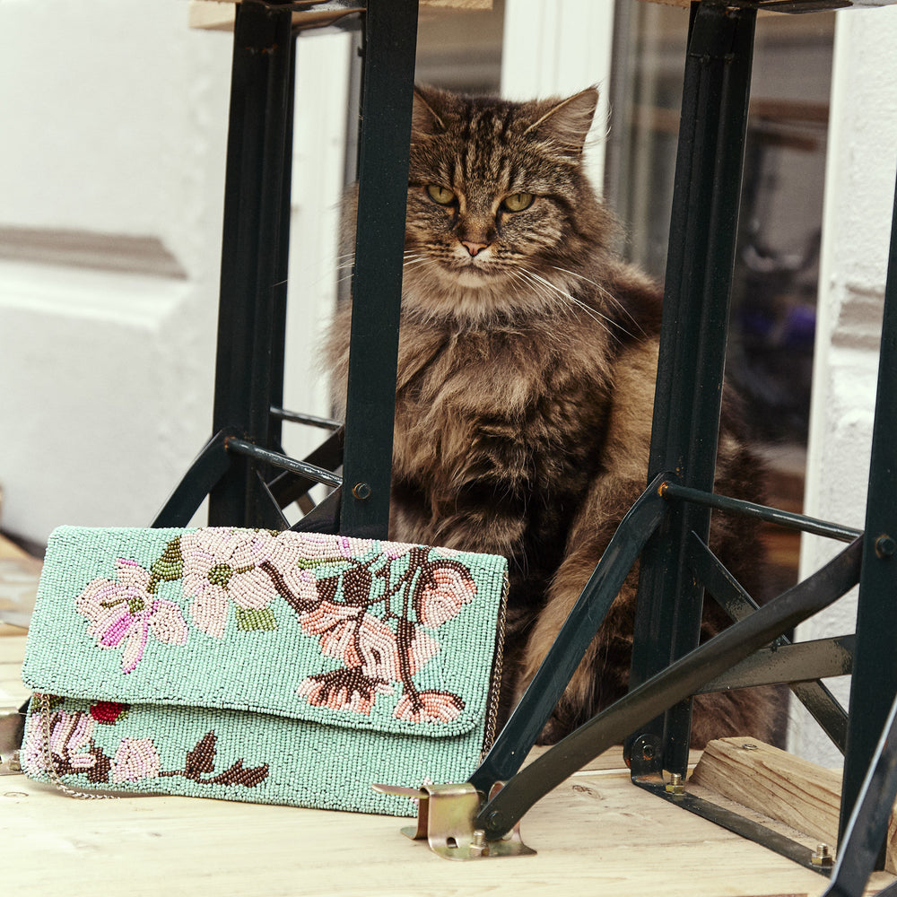 
                      
                        Handmade Clutch Dacy - Flower
                      
                    