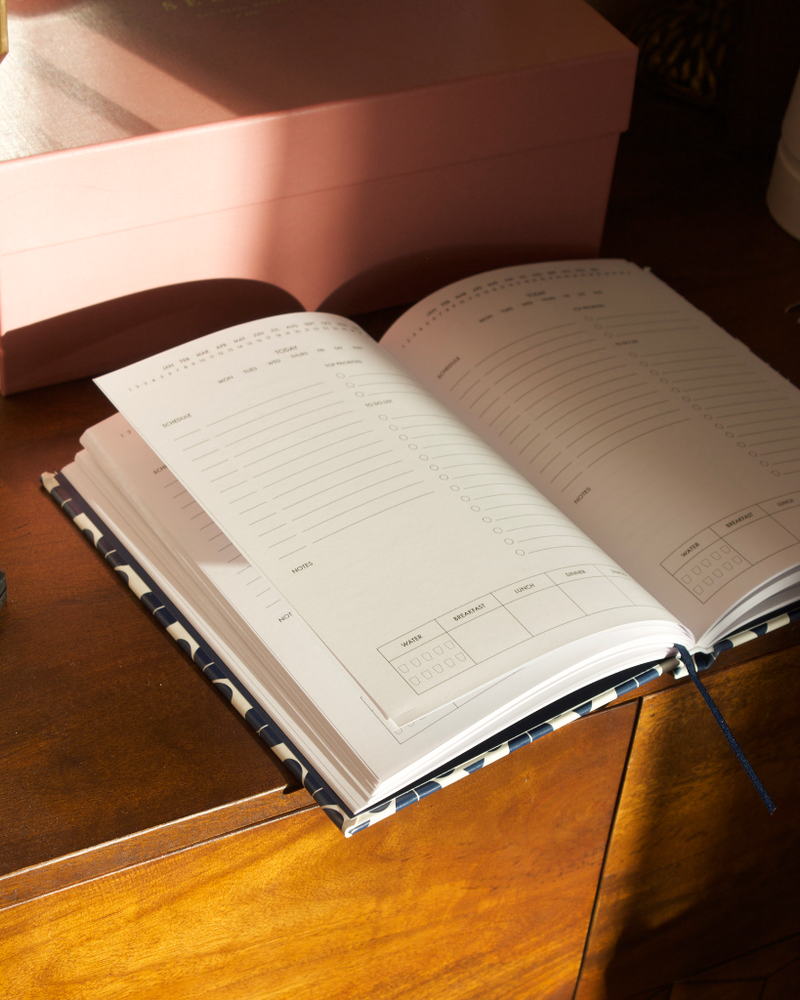 
                      
                        Daily To-Do Planner - Navy Spade Flower
                      
                    