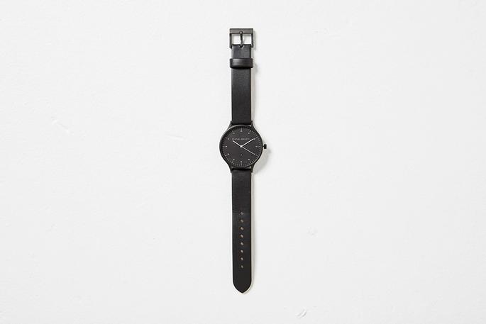 
                      
                        Inertia - Matte Black / Black / Black Strap
                      
                    