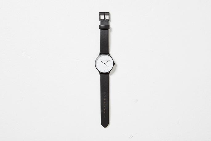 
                      
                        Inertia - Matte Black / White Face / Black Strap
                      
                    