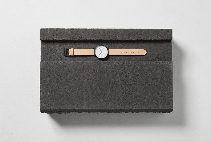 
                      
                        Inertia - Matte Black / White Face / White Natural Strap
                      
                    