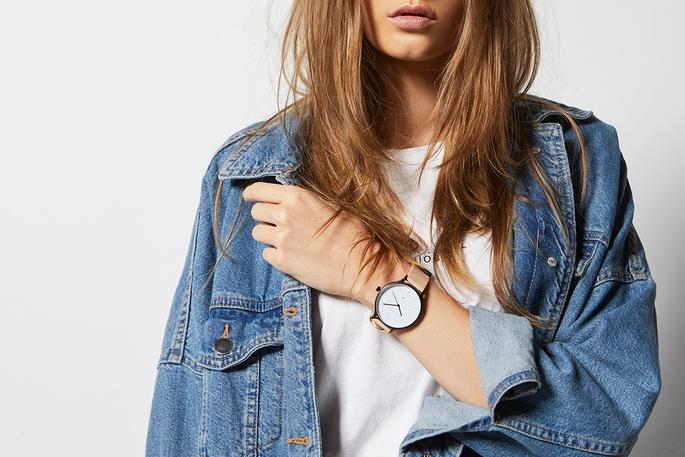 
                      
                        Inertia - Matte Black / White Face / White Natural Strap
                      
                    