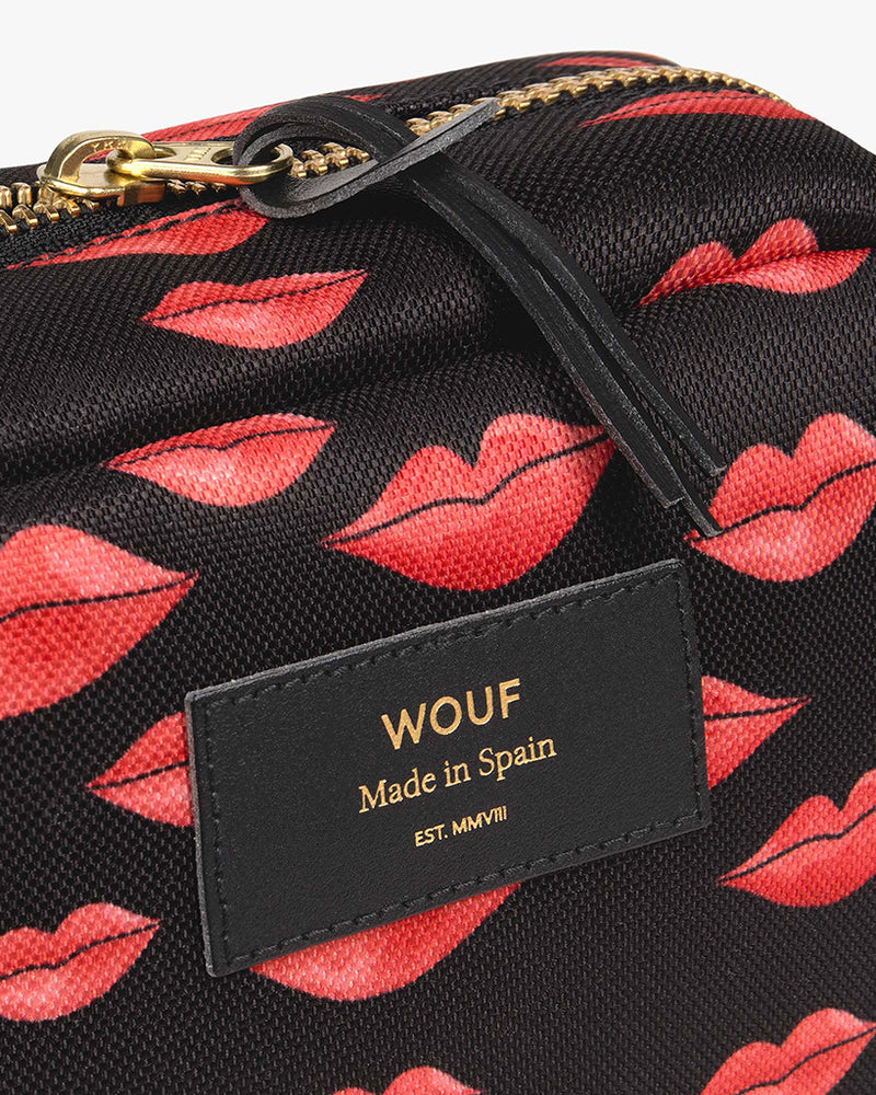 
                      
                        Large Make-Up Pouch - Beso
                      
                    