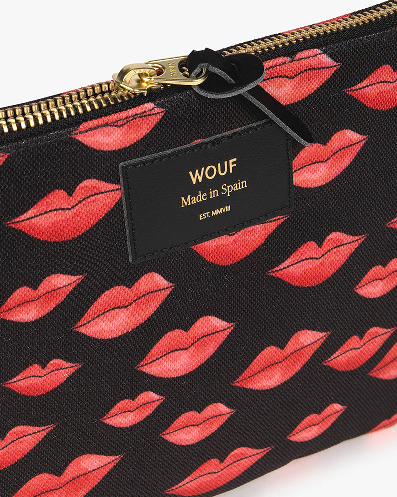 
                      
                        Pouch Bag - Beso
                      
                    