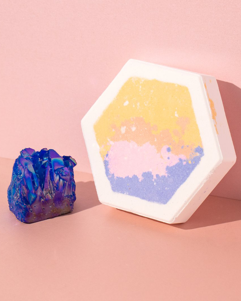 
                      
                        Fizz Float - Northern Lights Pink Sugar & Vanilla Bath Ball
                      
                    