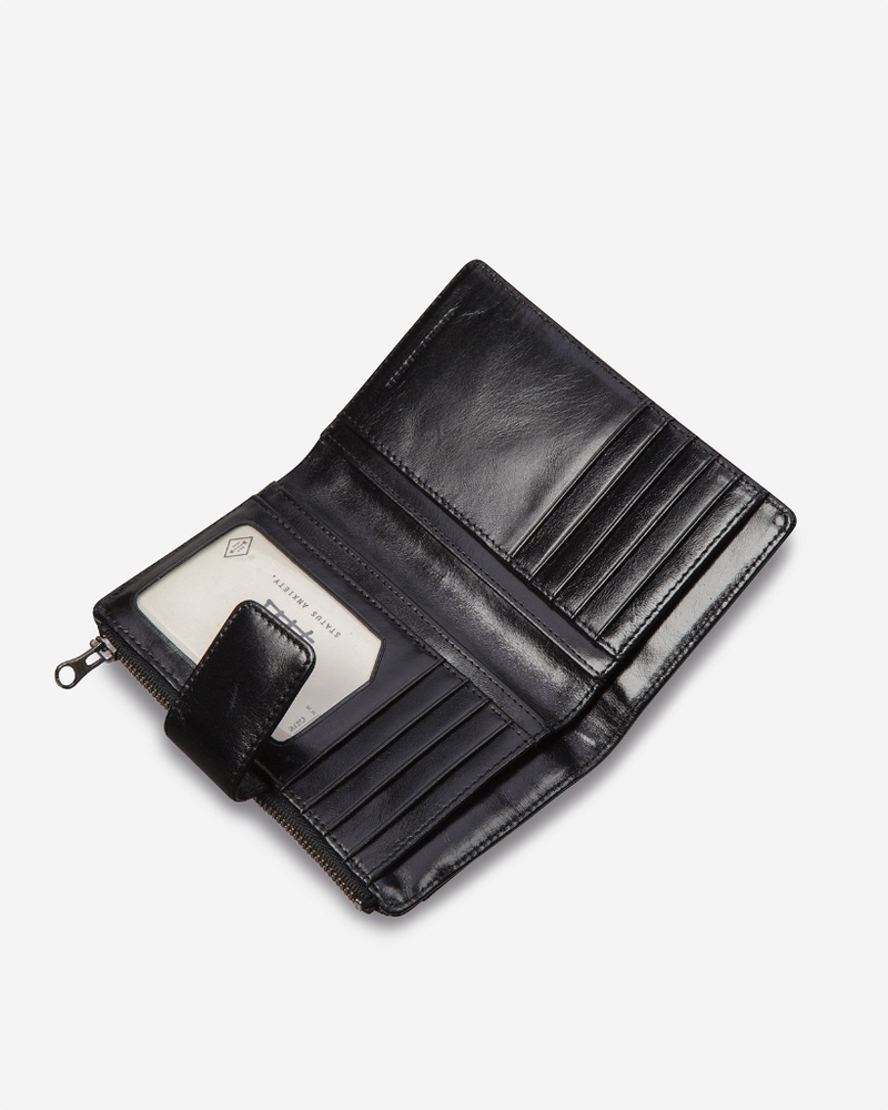 
                      
                        Outsider - Black
                      
                    