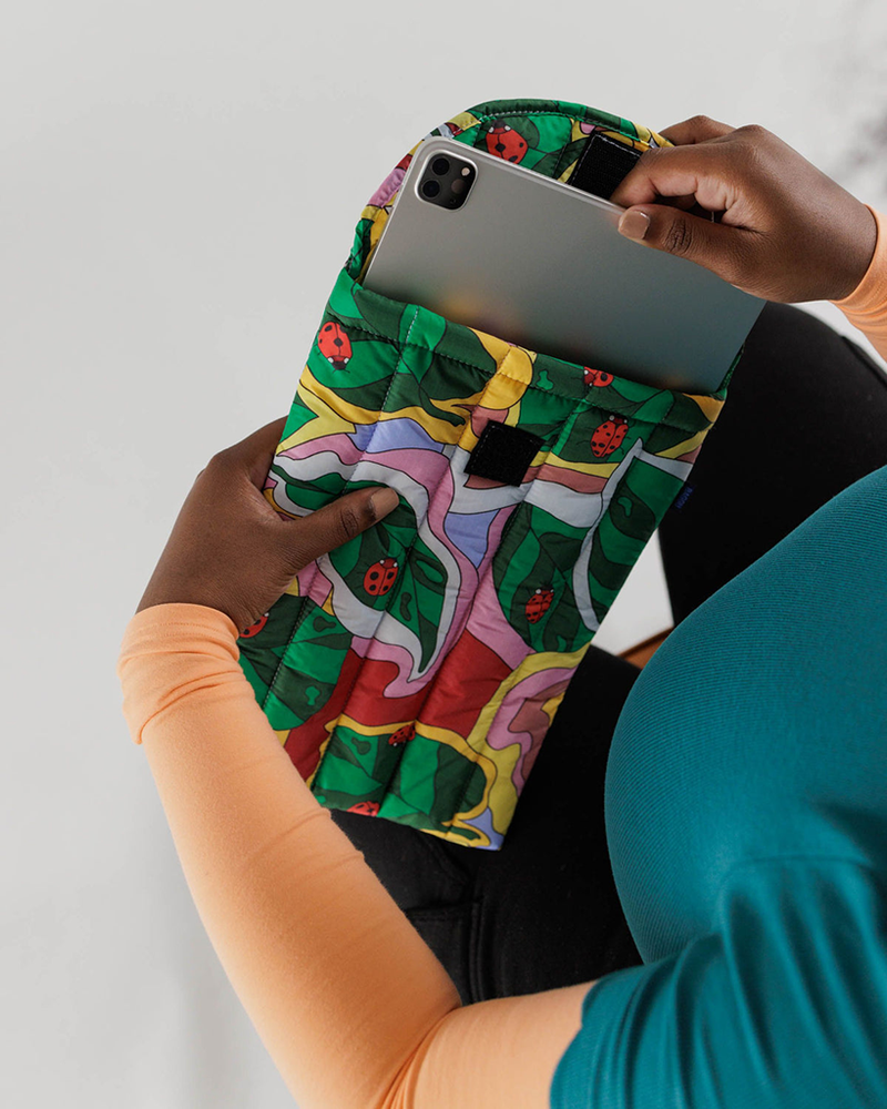 
                      
                        Puffy Laptop Sleeve - Lady Bug Leaf
                      
                    