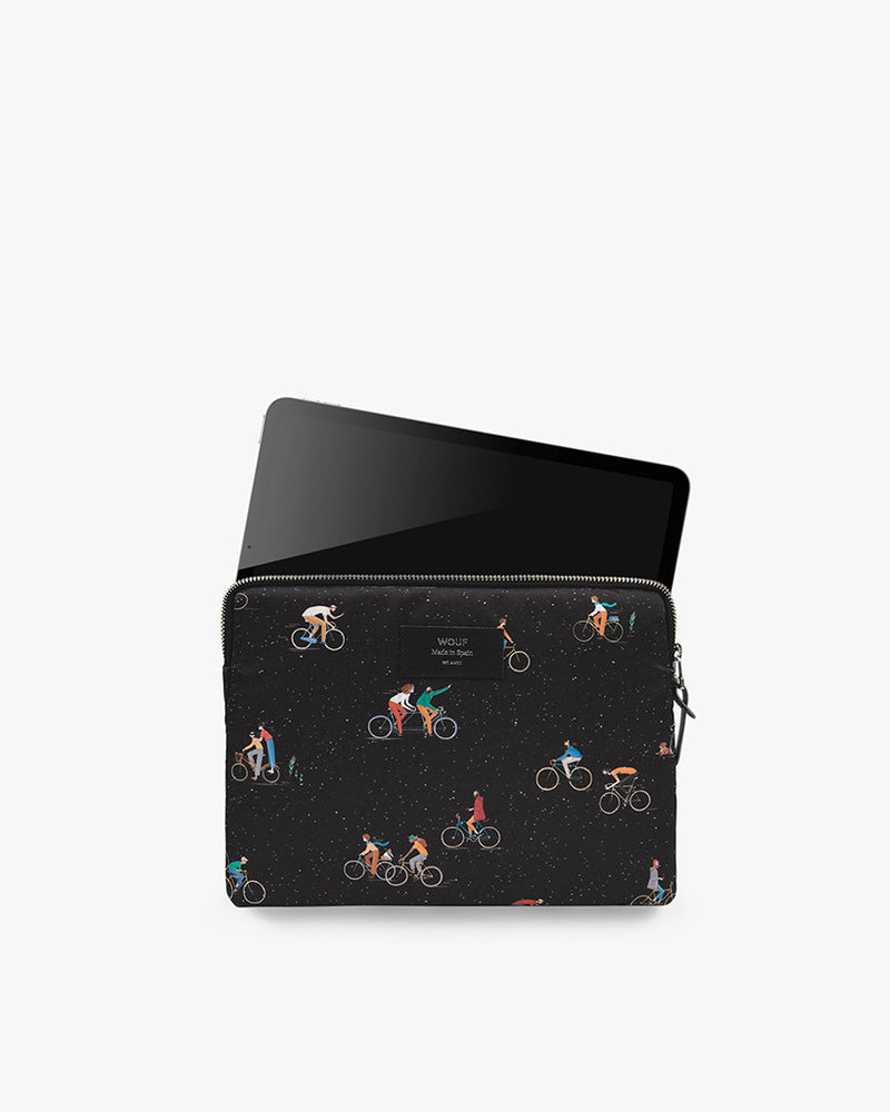 
                      
                        Tech Case - Riders
                      
                    