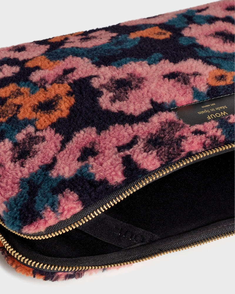 
                      
                        Teddy's Capsule Tech Case - Carmen
                      
                    