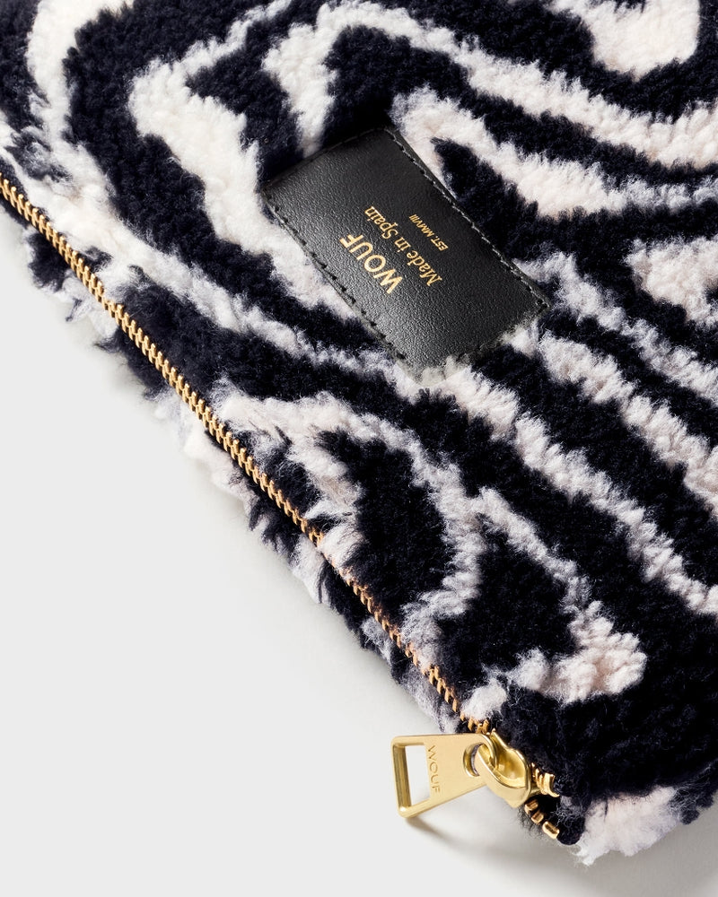 
                      
                        Teddy's Capsule Pouch - Hypnotic
                      
                    