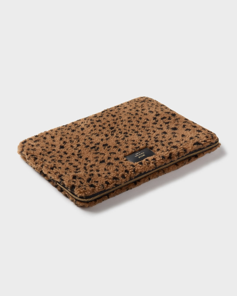 
                      
                        Teddy's Capsule Tech Case - Toffee
                      
                    